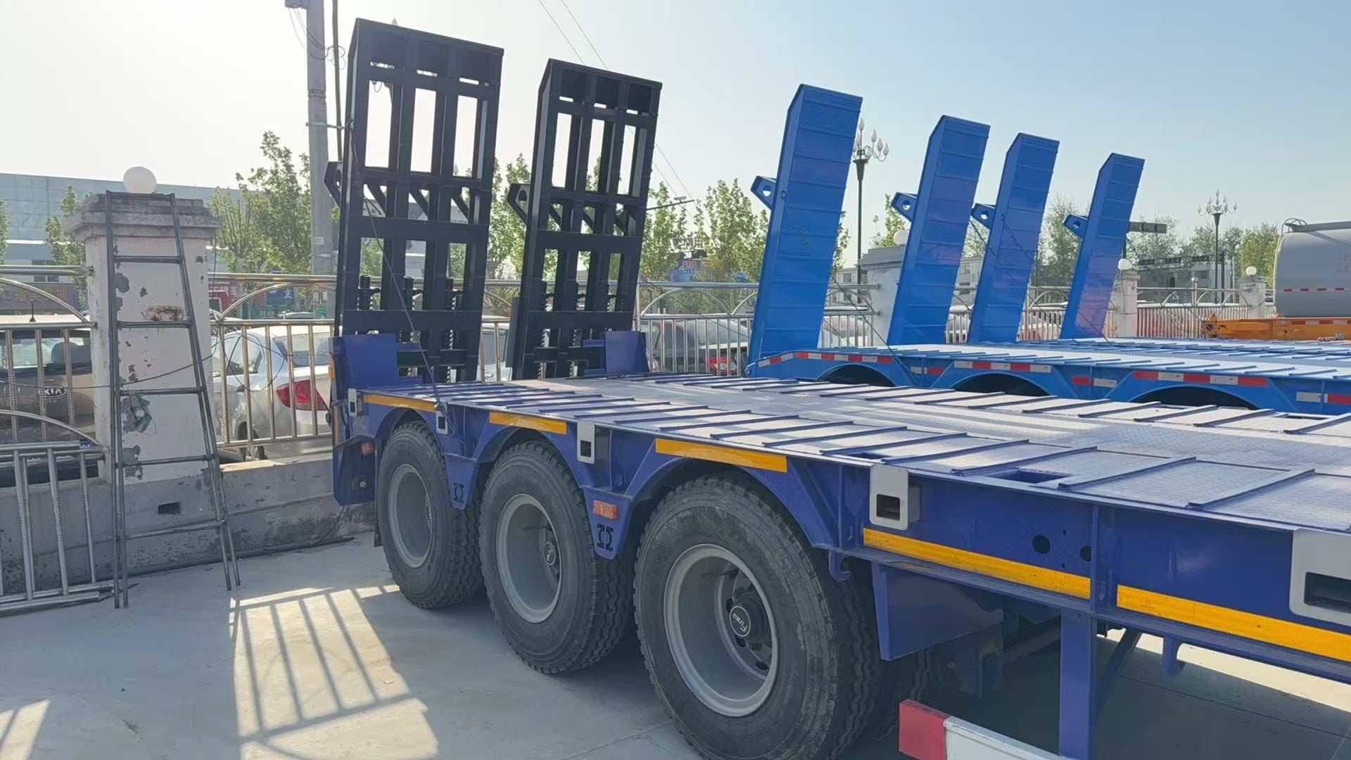 Полуприцеп-трал с трапами TONGYADA CTY9603TDPS высокий, 3-оси,  новый 2025 г.в. — фото 2