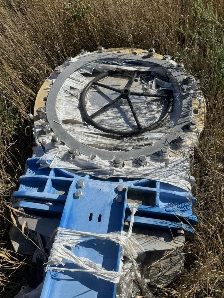 Куплю задвижки затворы отводы задвижки 3