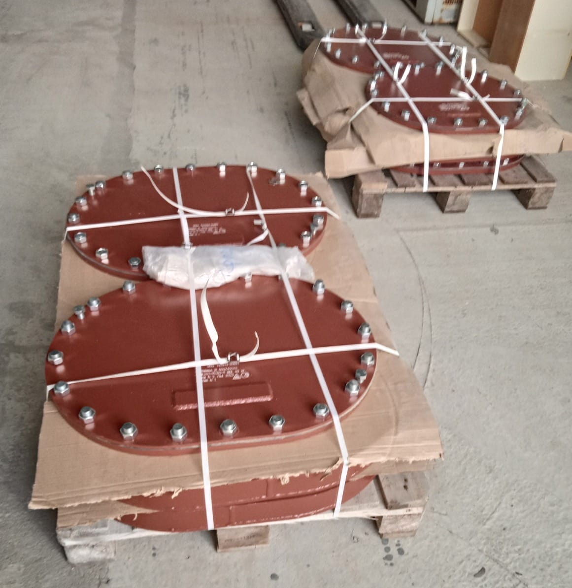 Горловины судовые Тип В  (низкие,   крепление крышек шпильками) — фото 2