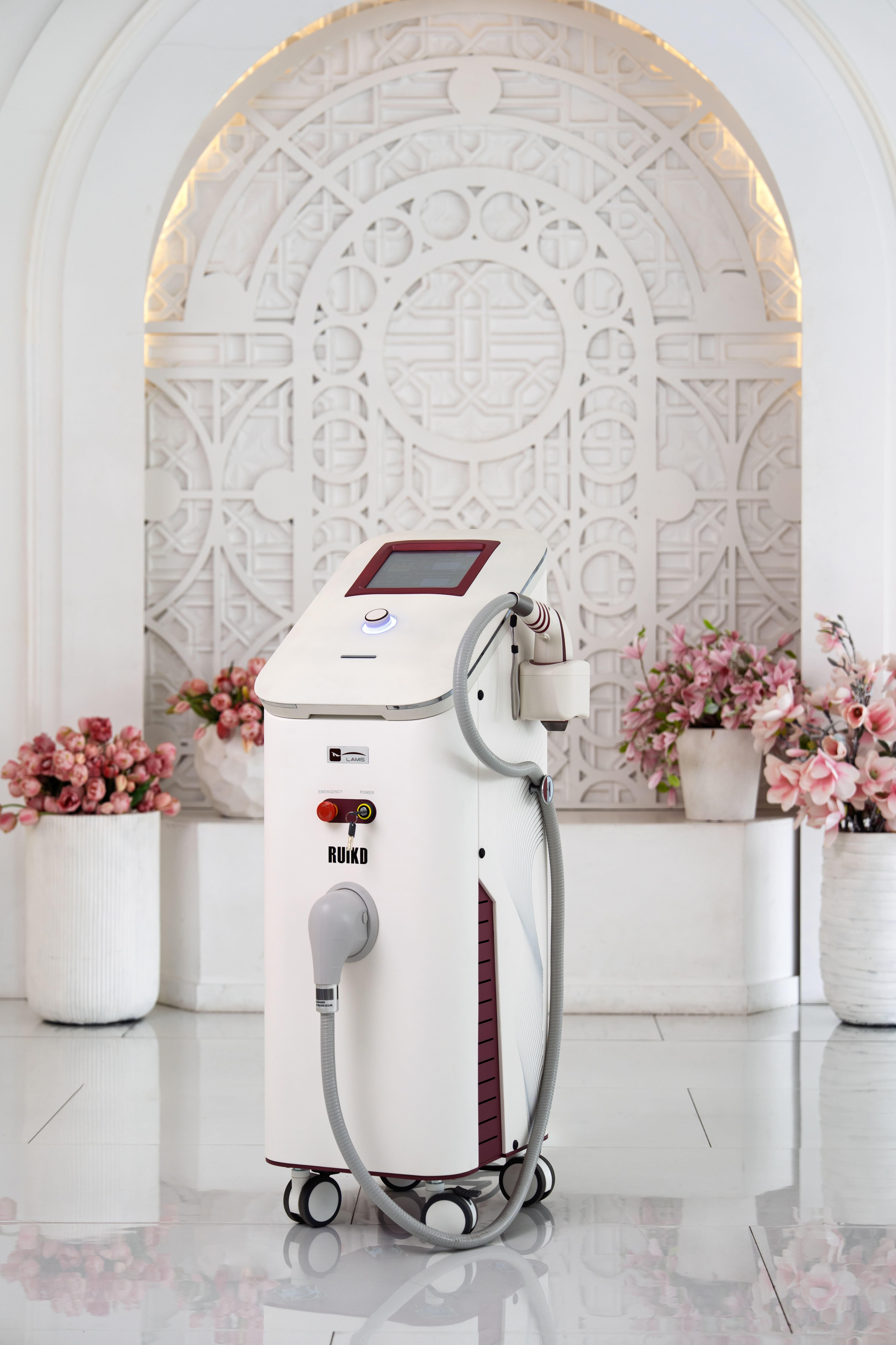 Диодный лазер Ruikd Lamis XL для лазерной эпиляции