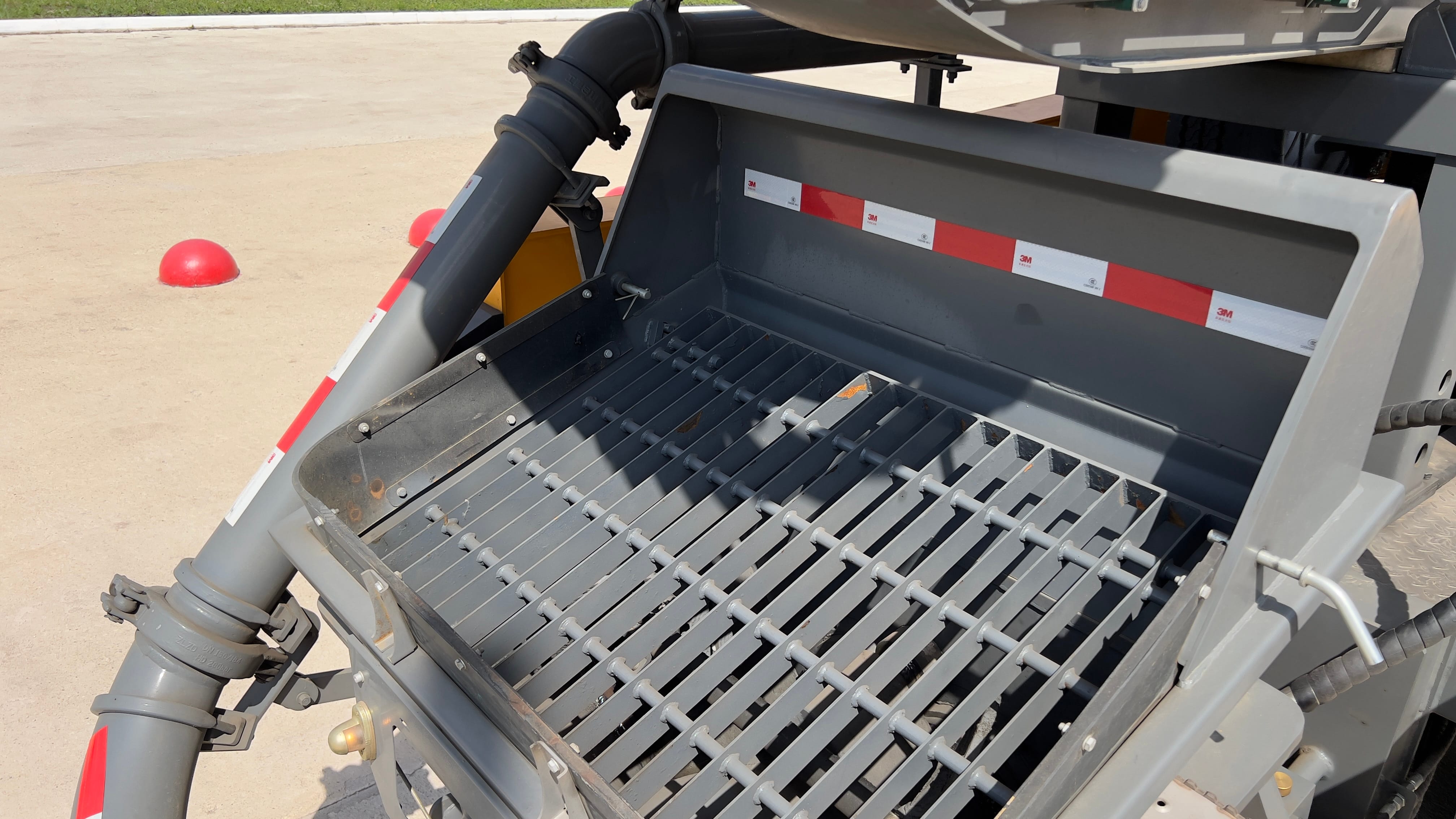 Автобетононасос SHAILER 38X-RZ на шасси ISUZU 6x4 — фото 7