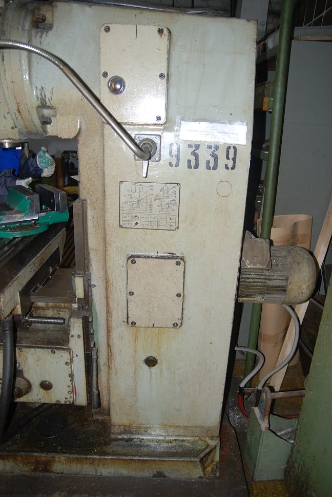 Вертикально-фрезерный станок 6Р11 1981 г.в.