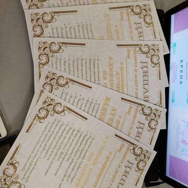 Рекламные конструкции ☎ ЮВАО +7 (495) 505-47-43, +7 (919) 102-00-24 : Стенды. Вывески. Указатели. Баннеры. Наклейки. Таблички. Щтендеры. УФ печать на любых материалах. Печать на одежде — фото 21