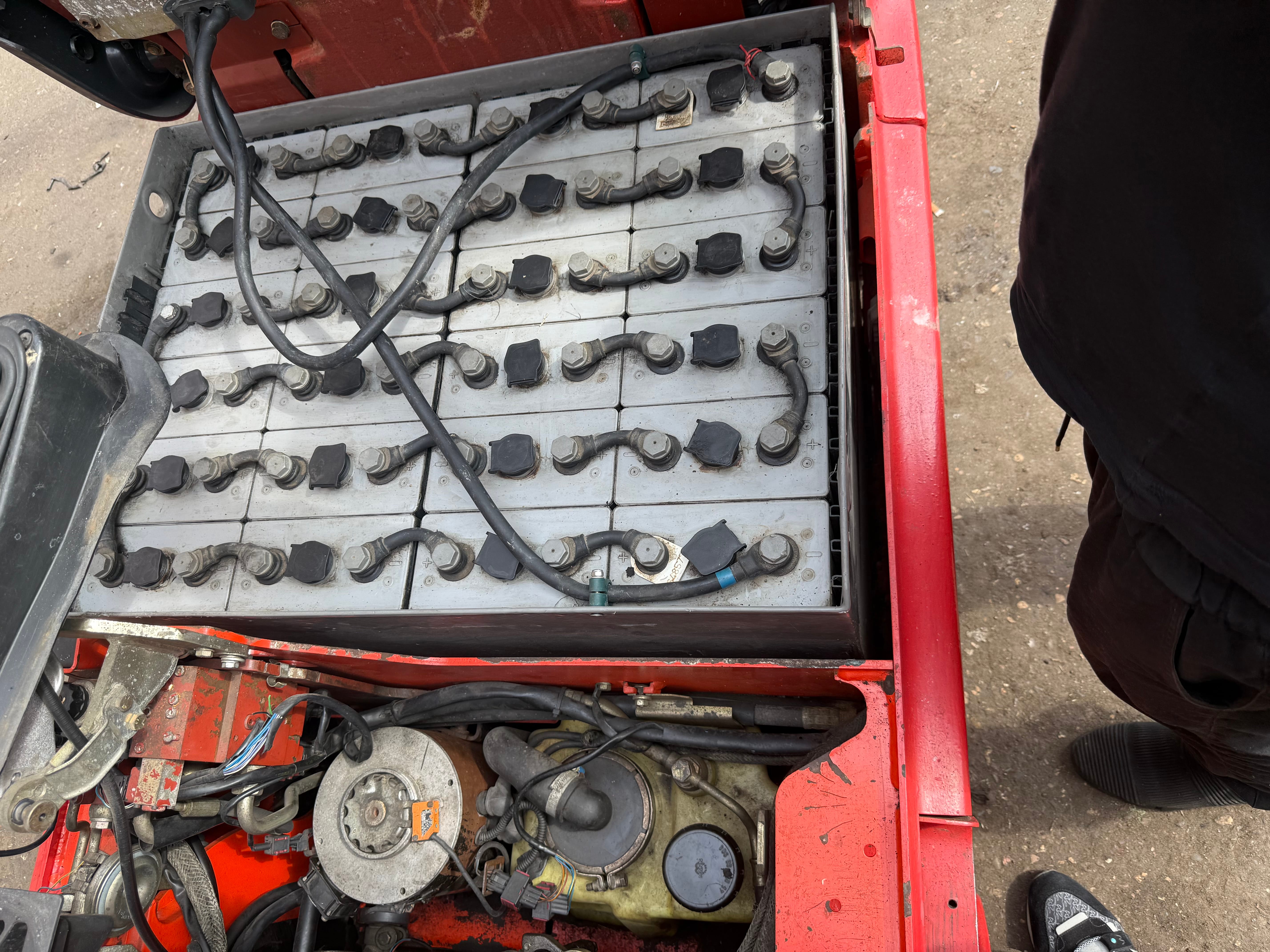 Вилочный электропогрузчик Linde E18P-02 — фото 9