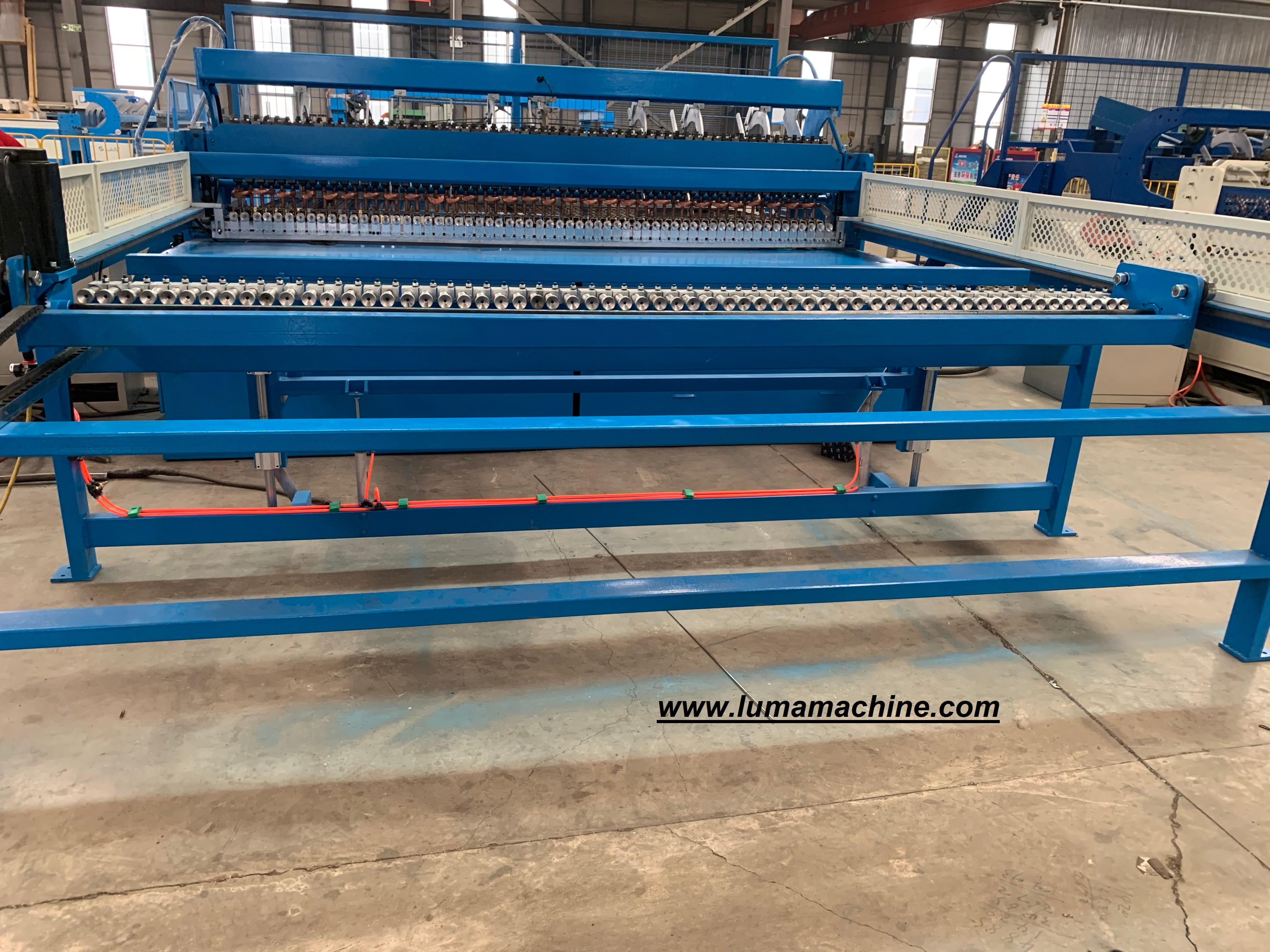 Станок для производства сварной огражденной сетки — фото 5