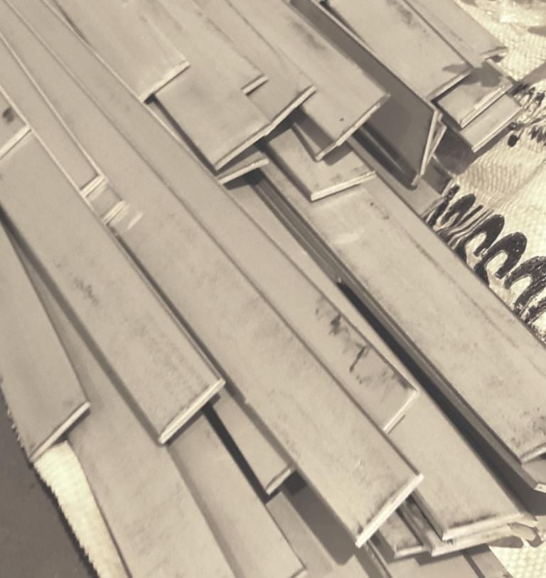 Полоса нержавеющая матовая горячекатаная 30х3 AISI 304 длина 3м