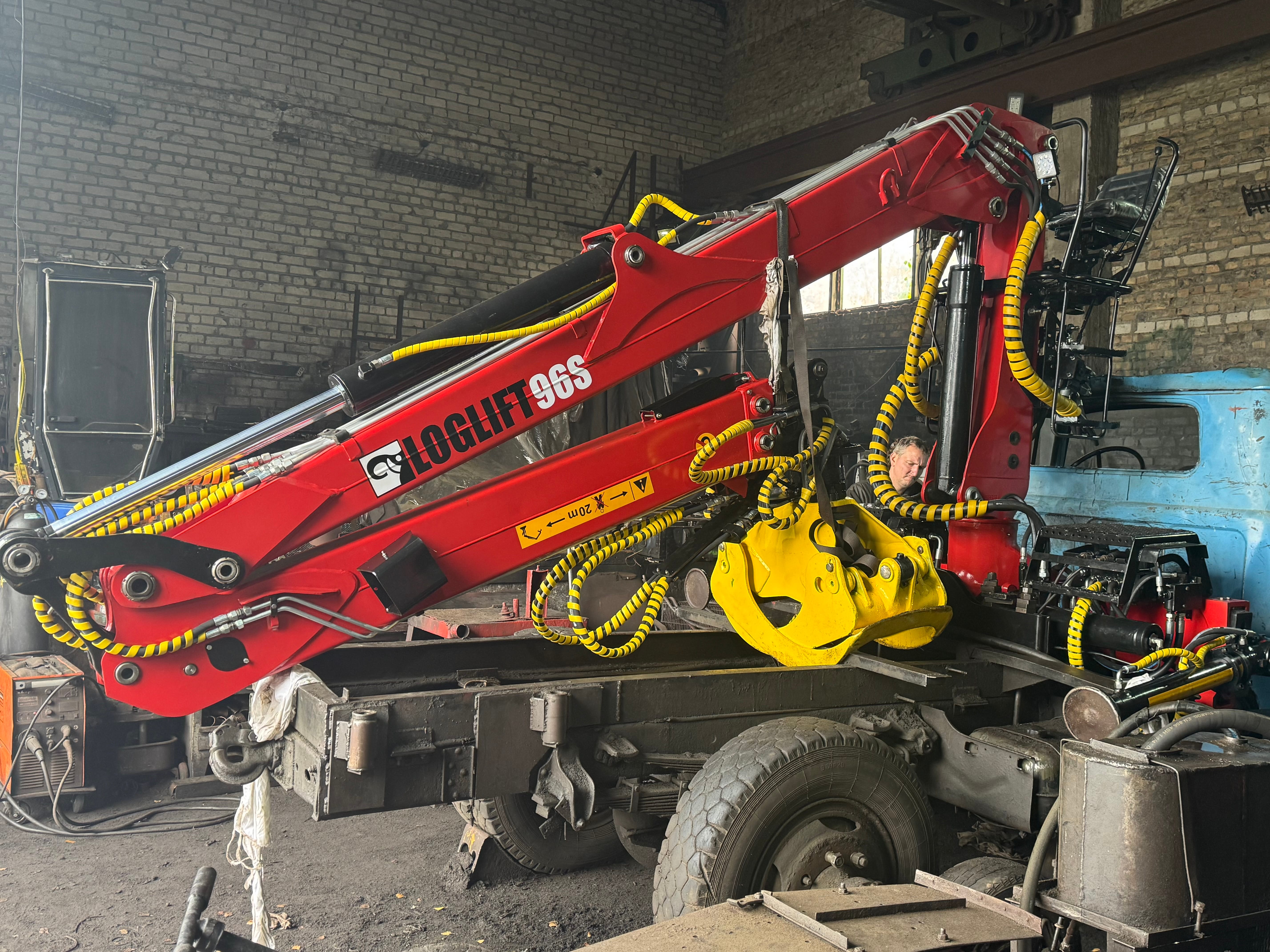 Loglift 96s гидроманипулятор (погрузчик леса) — фото 4