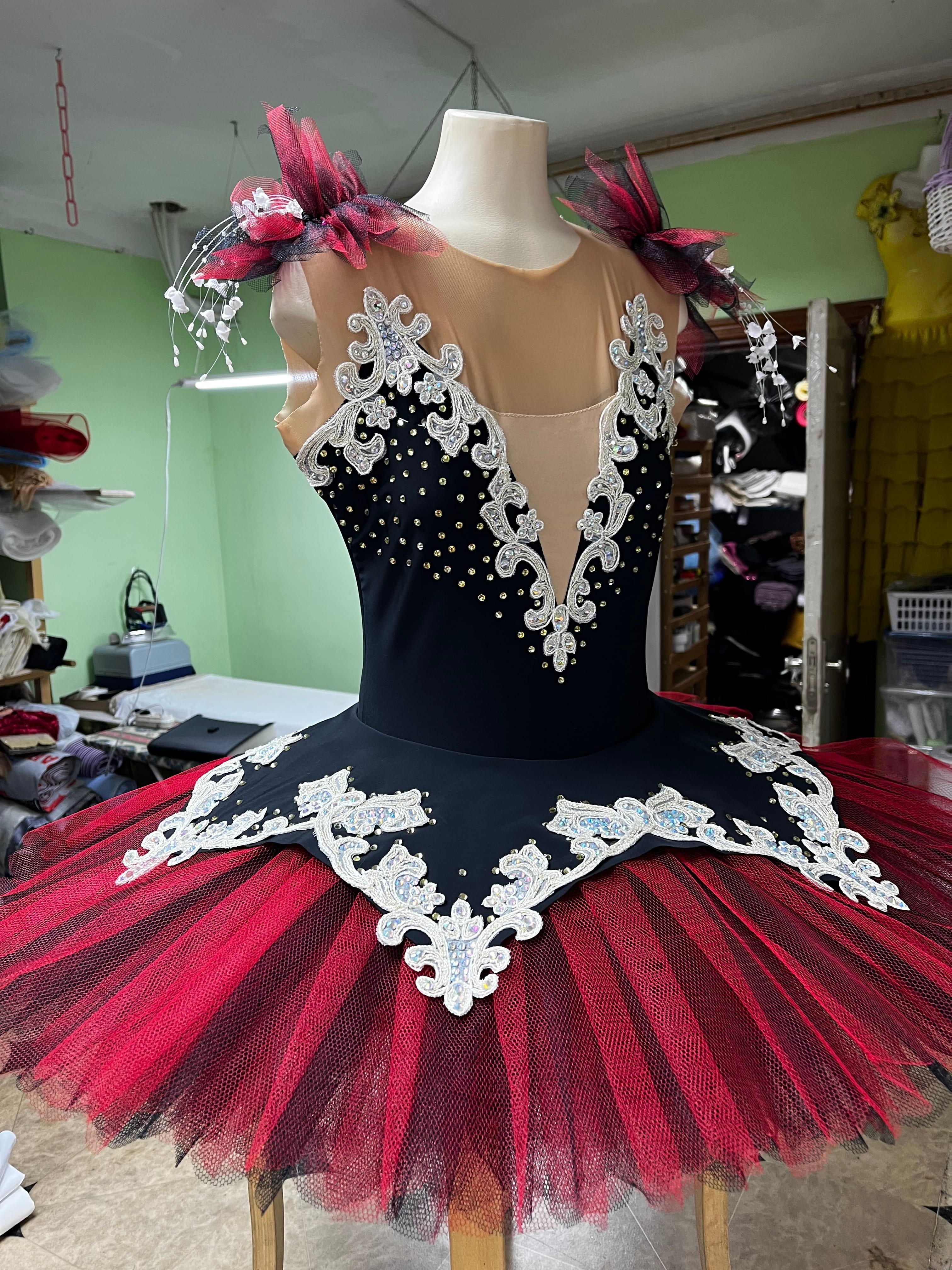 Пачка балетная черно-красная