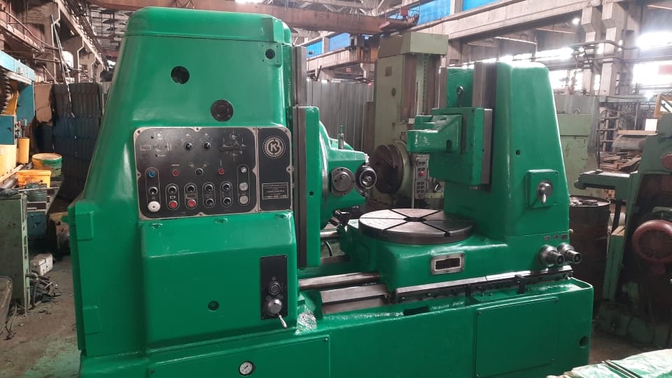 Зубофрезерный станок модели 5К32А