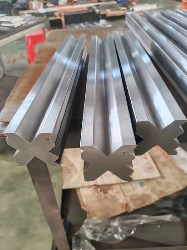 Матрица для листогиба 65х65х500