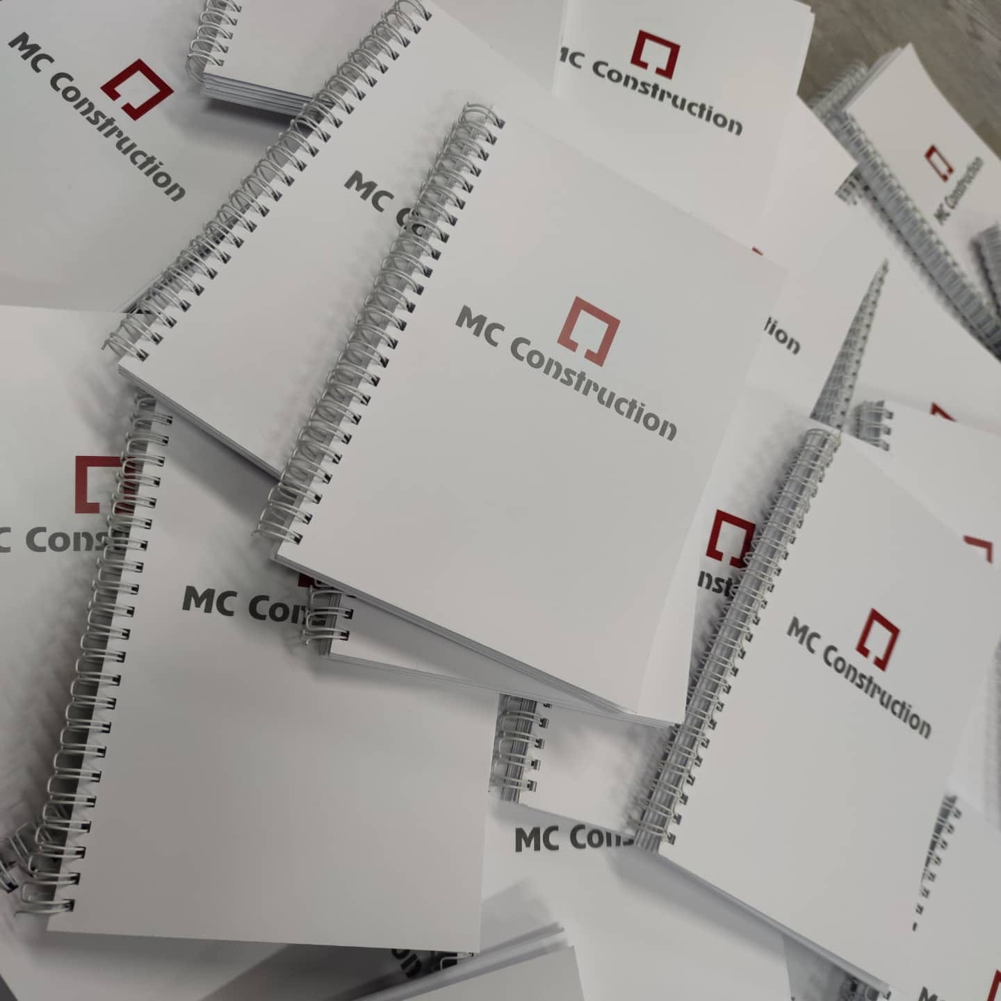 Типография ЮВАО +7(495)5054743 СВАО +7(495)7403558 Печать на одежде. Широкоформатная и УФ печать. Рекламные конструкции: Стенды. Вывески. Указатели. Баннеры. Наклейки. Таблички. Щтендеры — фото 45