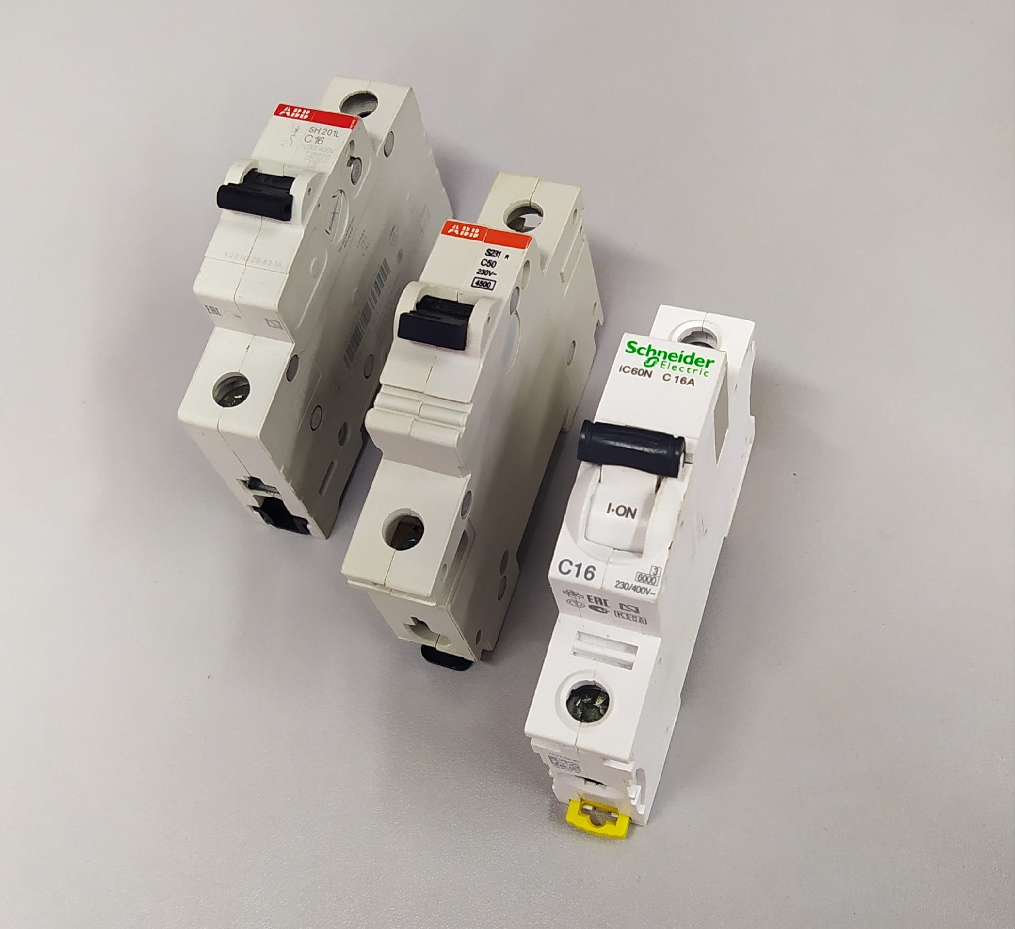 Автоматические выключатели модульные, силовые, с эл.приводом