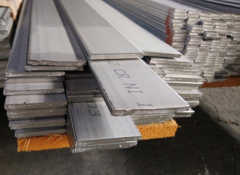 Полоса нержавеющая  30х6  AISI 304 матовая горячекатаная длина 3м