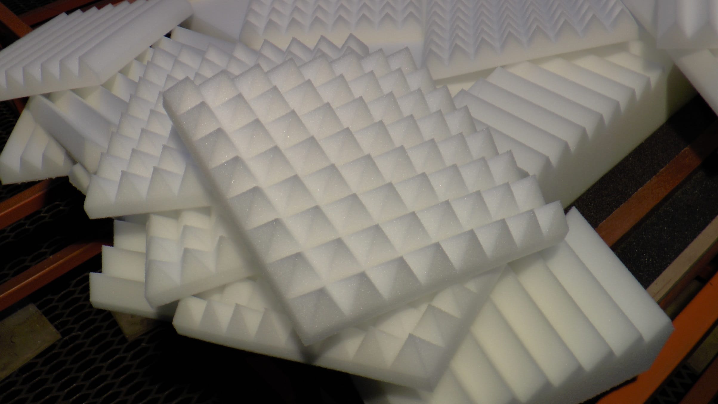 Станки с ЧПУ для резки минплиты,  поролона,  пеностекла и других материалов — фото 2