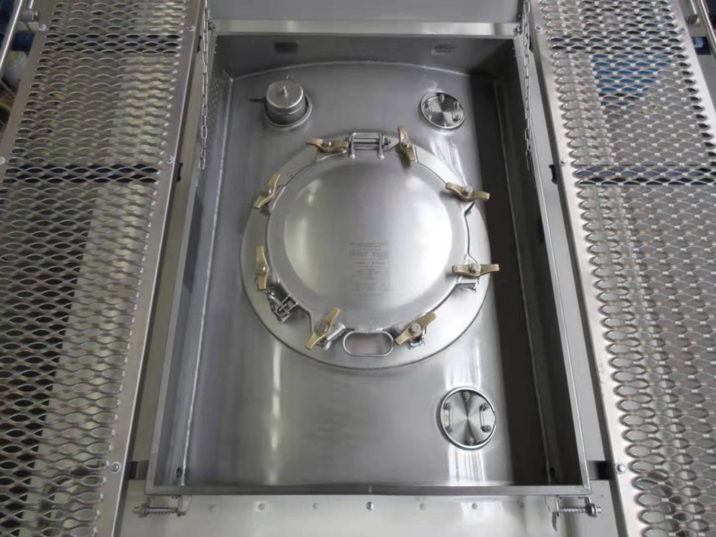 Танк-контейнер тип Т11 объём 21м3 для перевозки жидких удобрений, новый. — фото 4