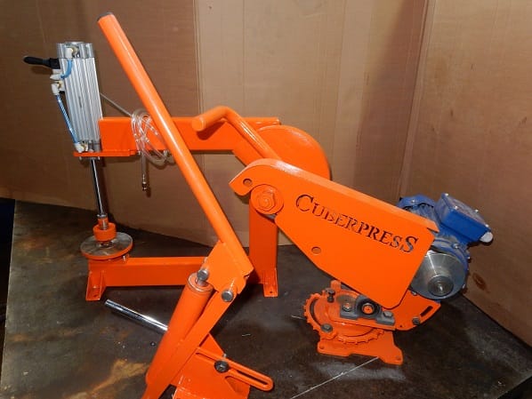 Приспособление для пробивки стальных тонкостенных труб — фото 6