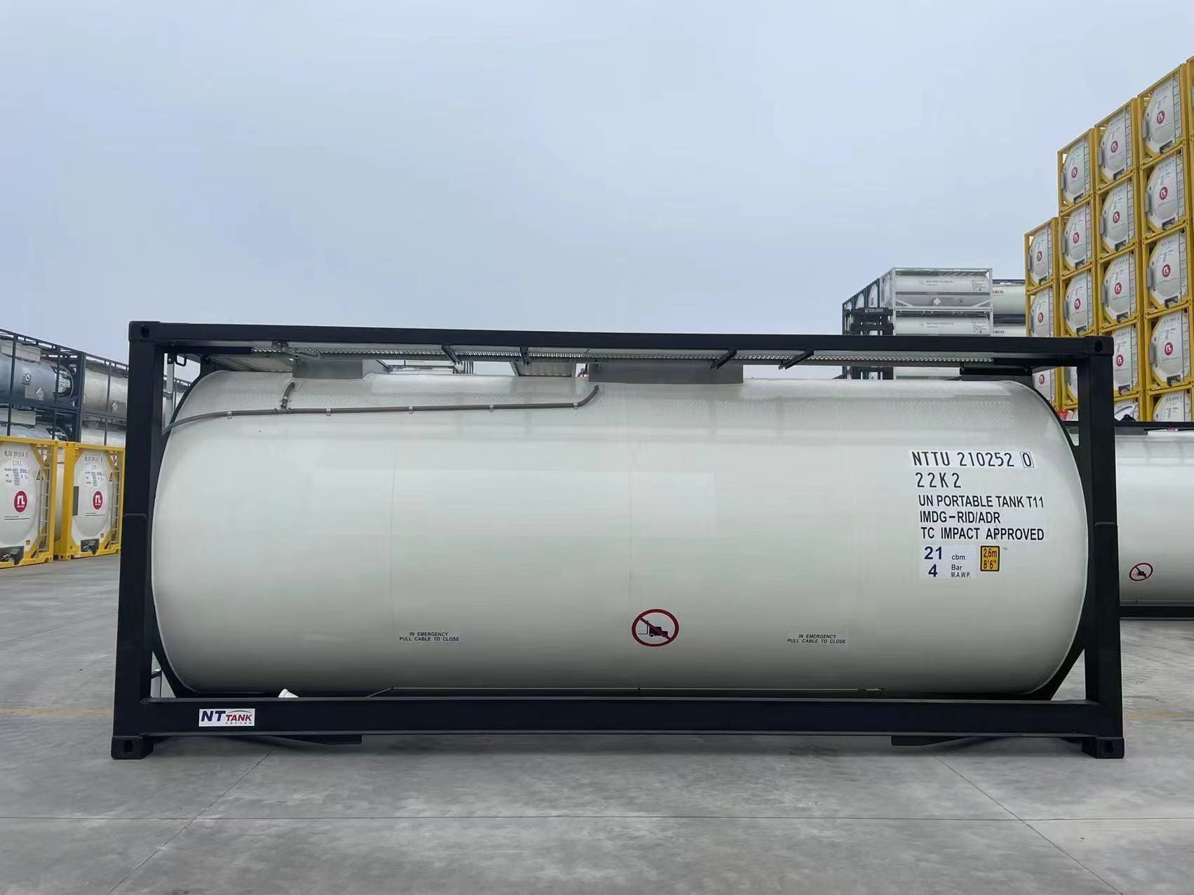 Танк-контейнер тип Т11 объём 21м3 для перевозки жидких реагентов, новый.