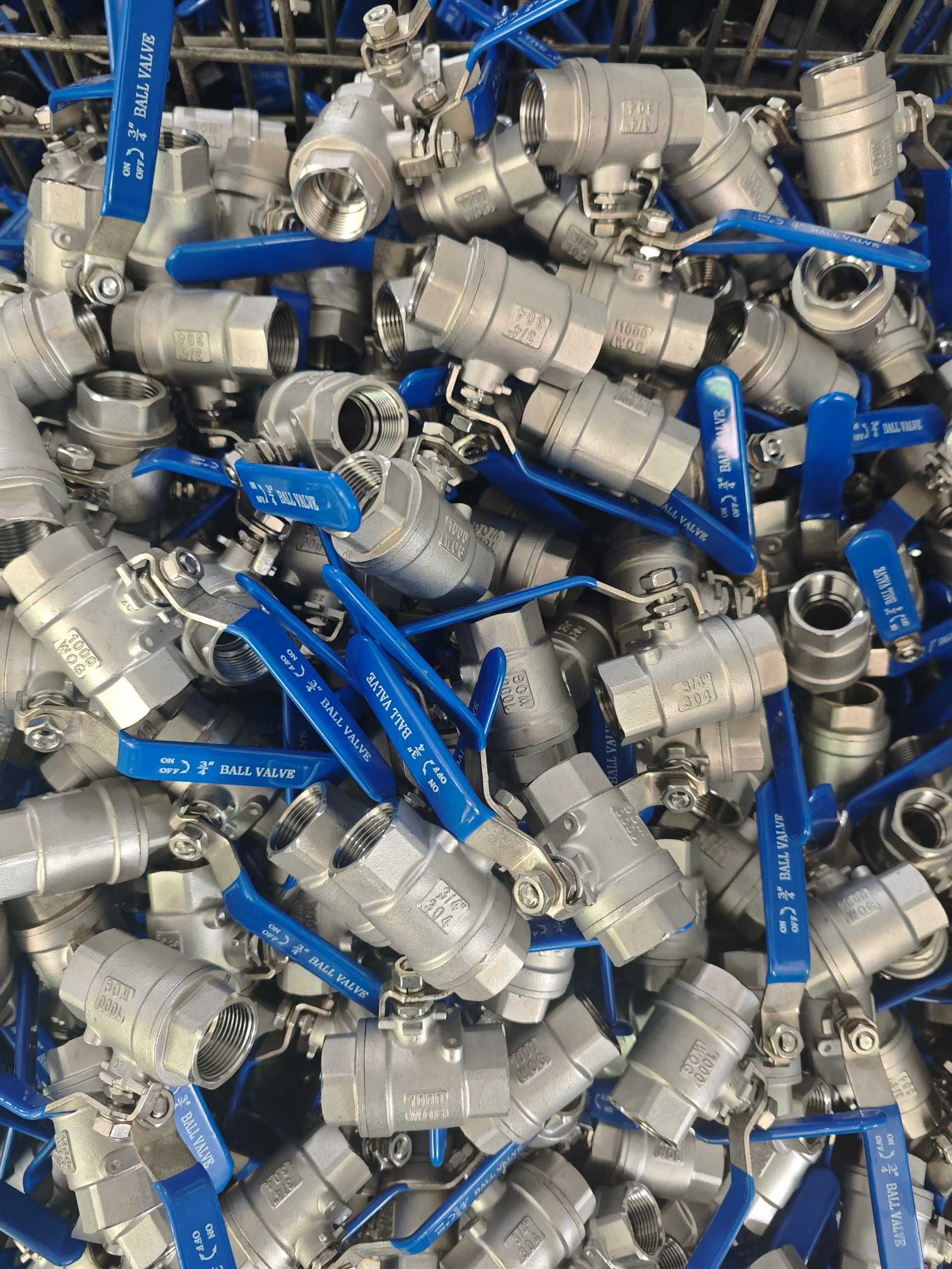 Кран шаровой двухсоставной муфтовый нержавеющий