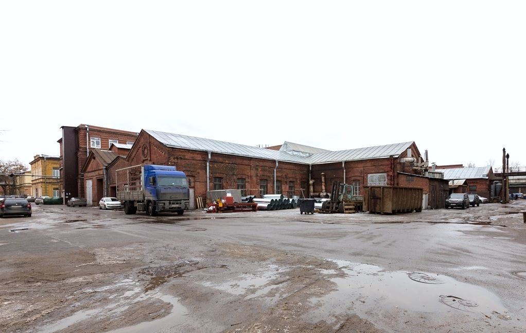 Производство или склад с кран-балами и мощностью 350 кВт.