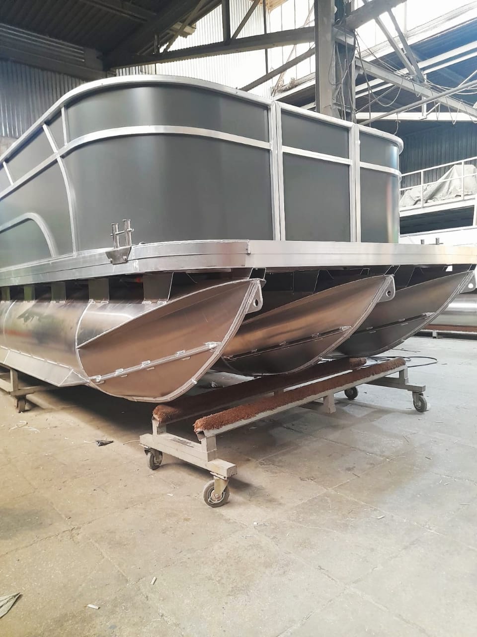 Катер алюминиевый понтонный тримаран Турист-720&amp;amp;amp;amp;amp;quot; — фото 4