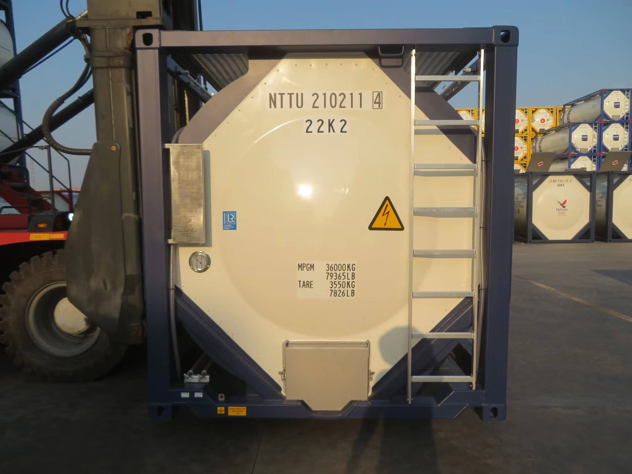 Танк-контейнер объём 18м3 тип Т11, для перевозки бензола. — фото 2