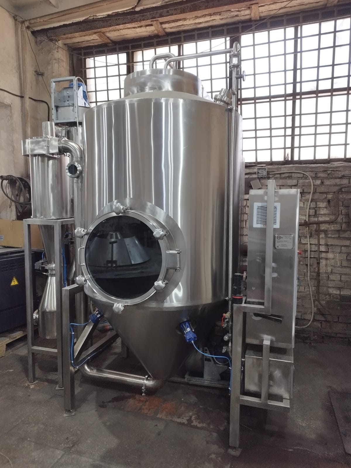 Распылительная сушилка, производительностью 5 л/ч