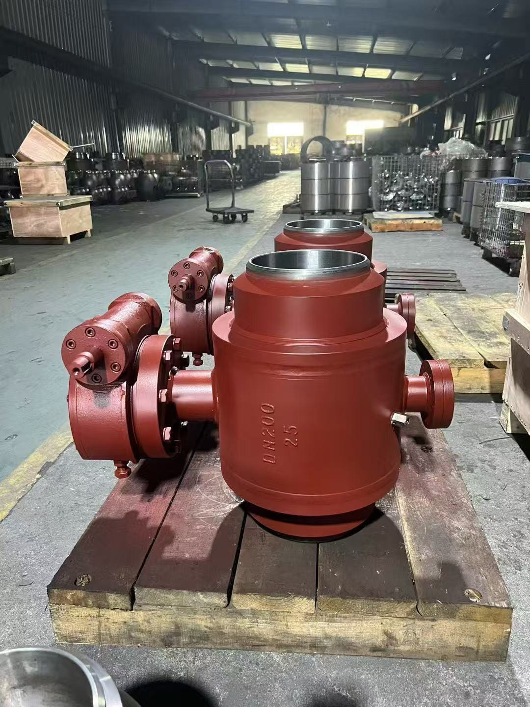 Кран шаровой цельносварной под приварку с шаром в опорах ру25 ду200 с редуктором