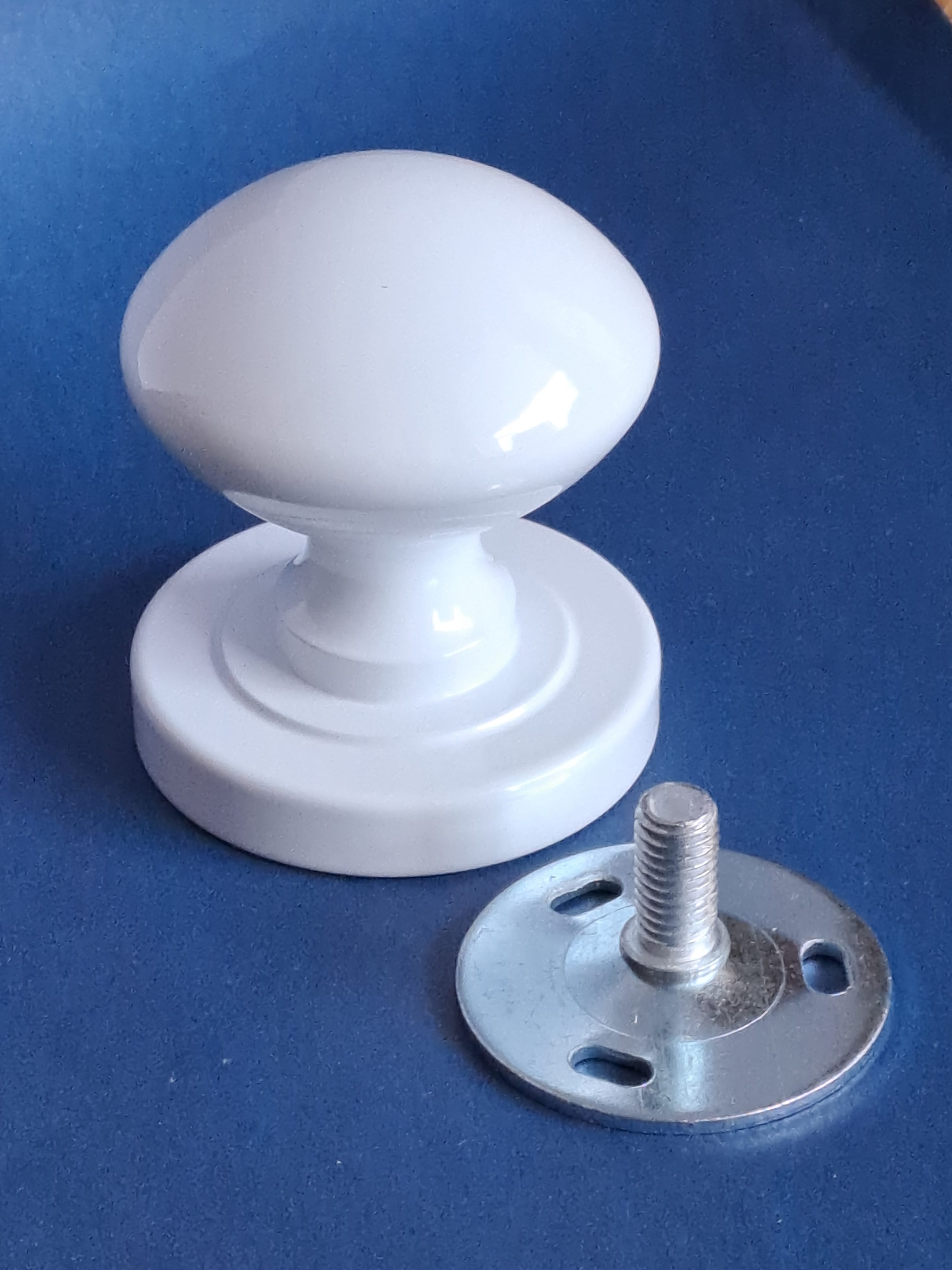 Ручка односторонняя d 51мм цельнолитая рукоятка " белая" 1 шт