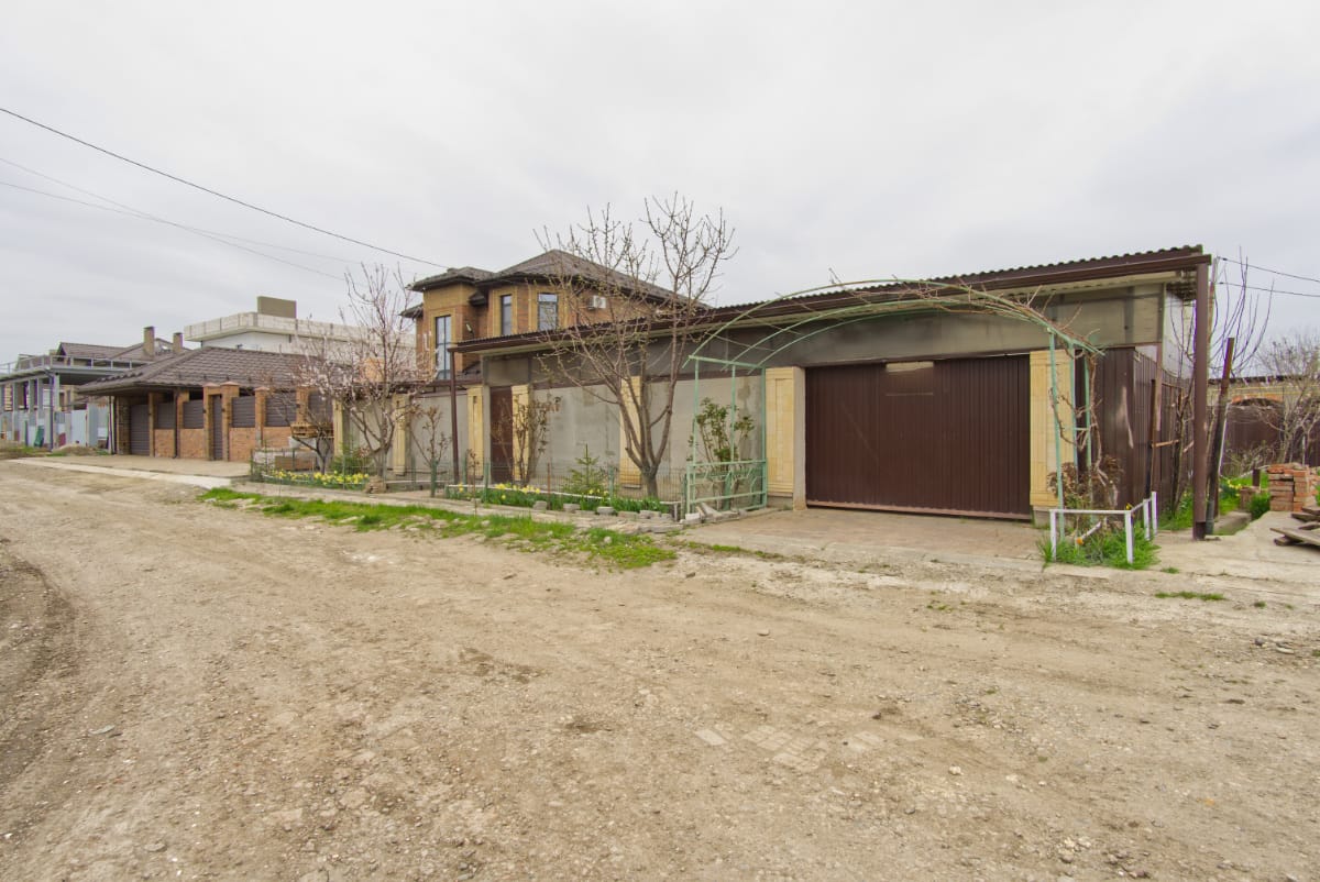 Просторный дом с четырьмя комнатами в развитом районе Краснодара — фото 7