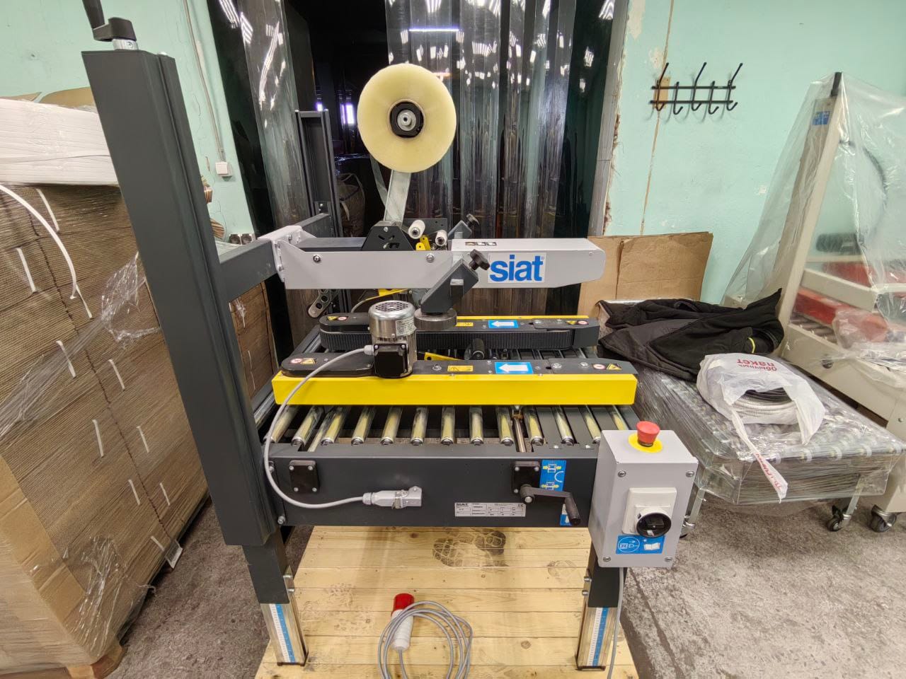 Заклейщик коробов полуавтоматический S8 с К12 SIAT Италия Б/У