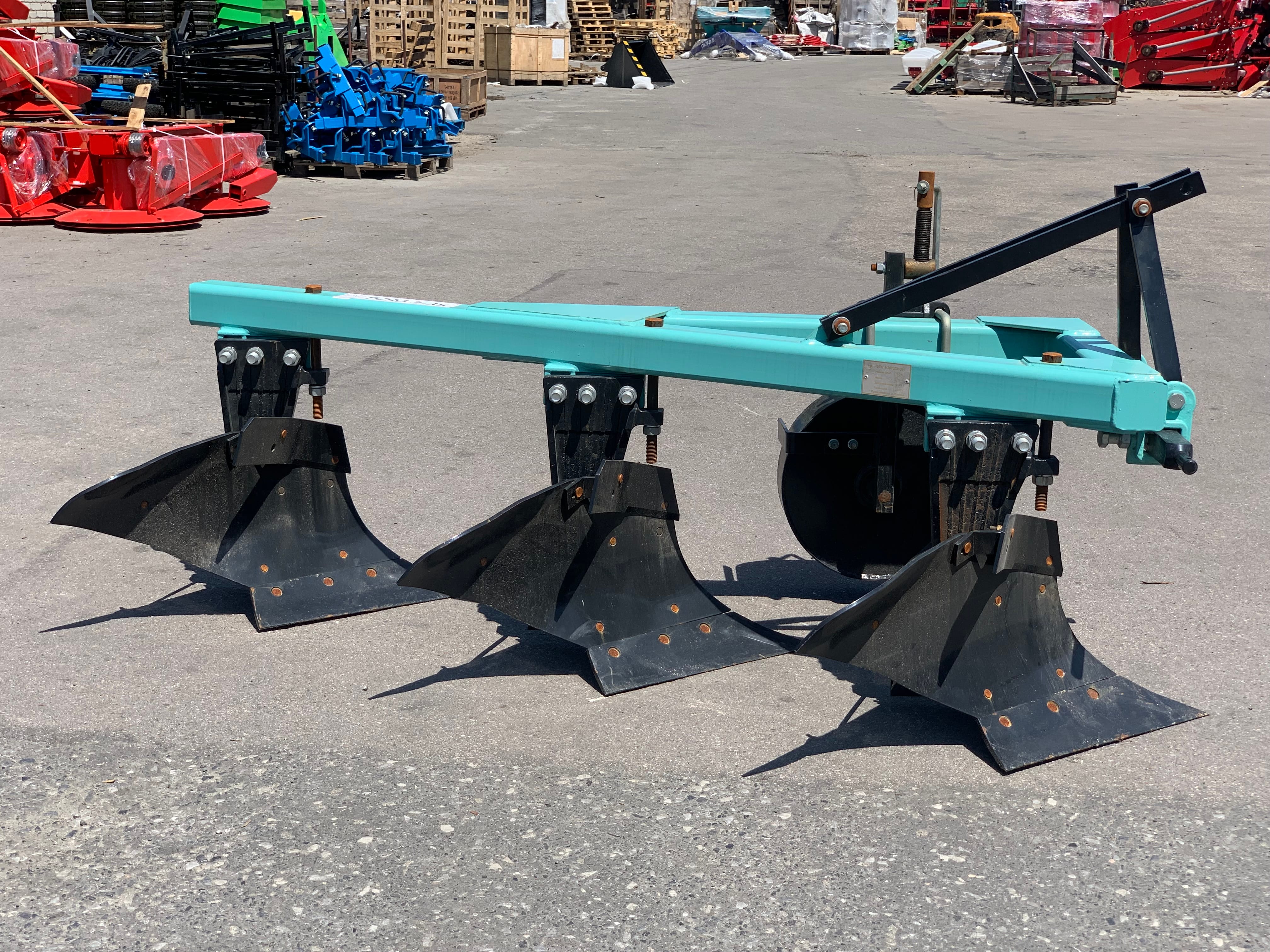 Плуг навесной ПЛНМ-3-35, с углоснимом на МТЗ