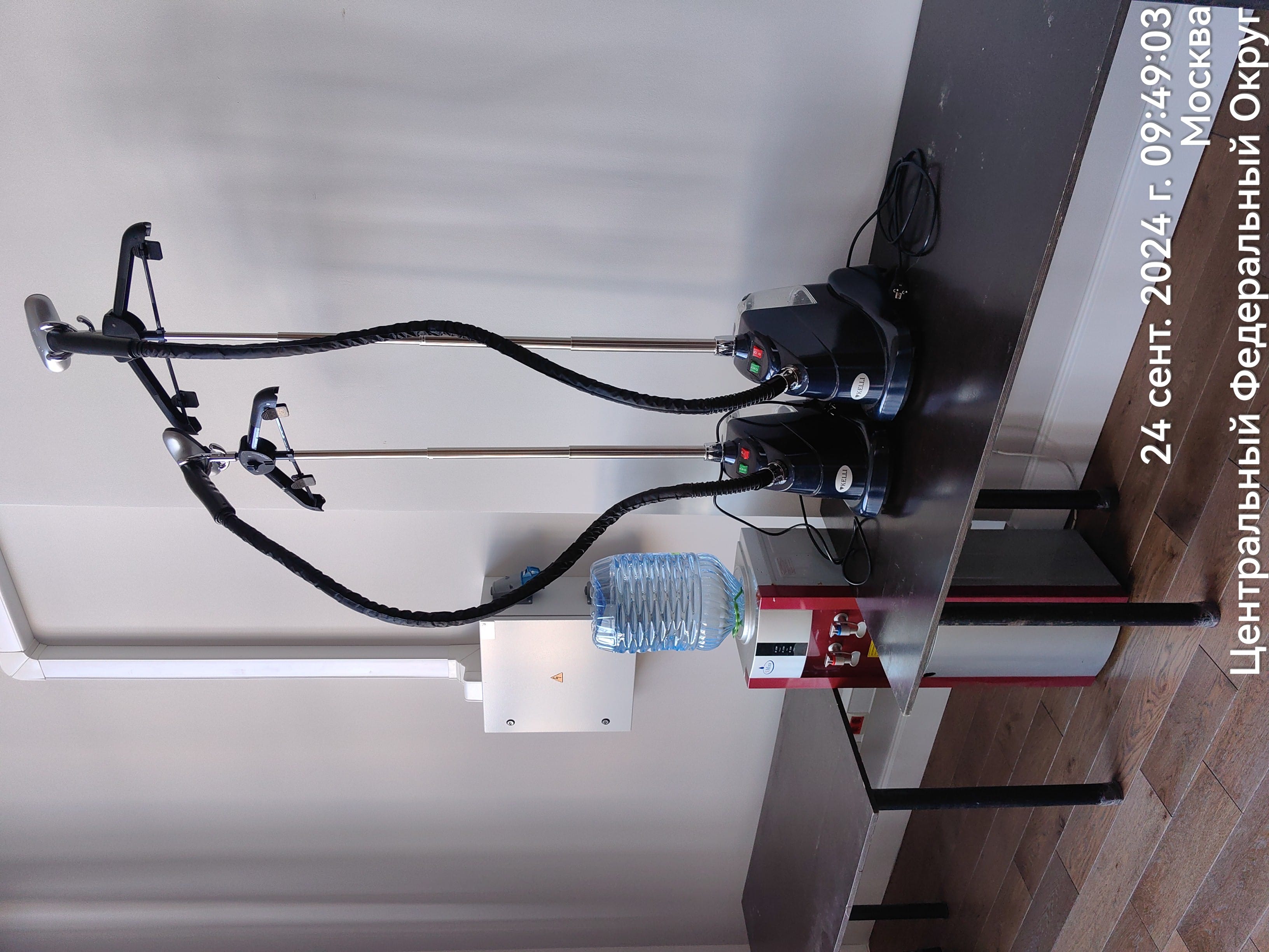 Аренда гримерных столов,             напольных зеркал,             вешала.             Сцены,             трибуны — фото 8