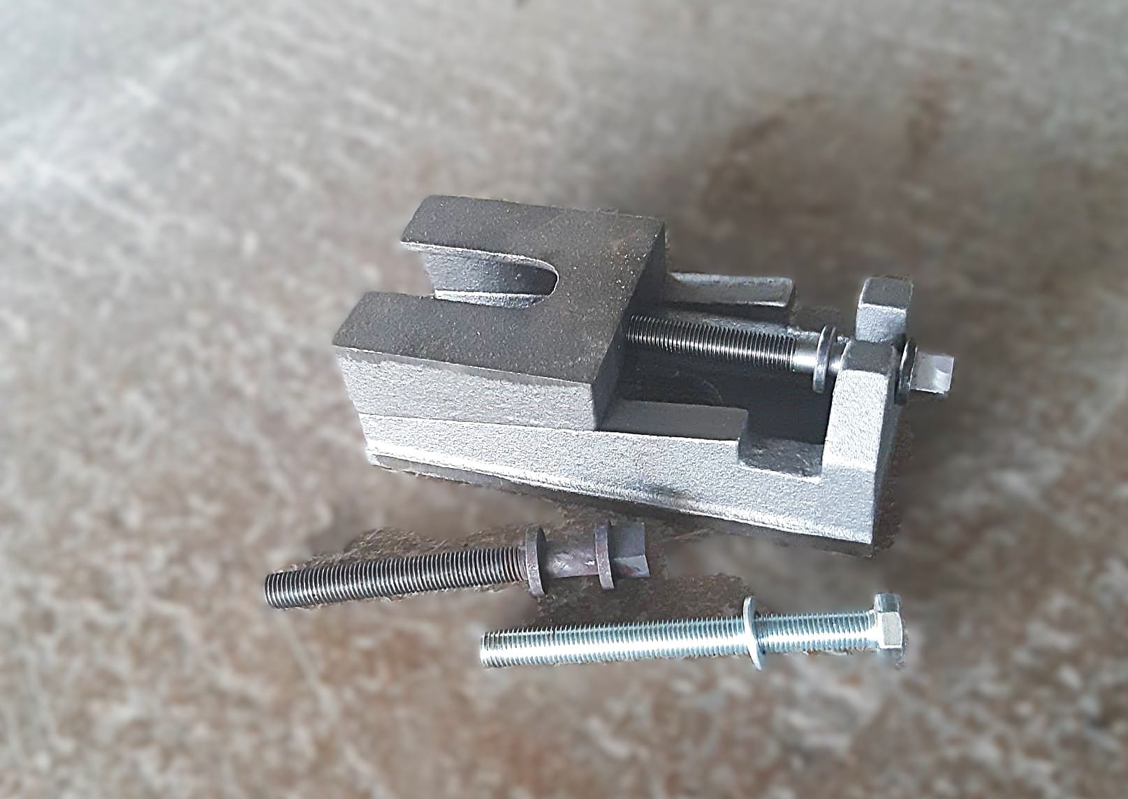 Опора клиновая шириной 90, 110, 130 (новая)