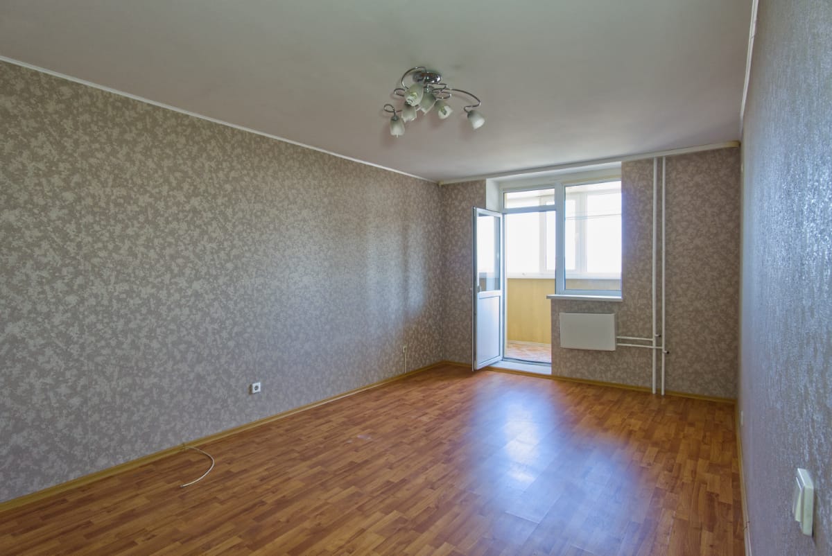 Двухкомнатная квартира с ремонтом. Рядом ТЦ «Красная Площадь.