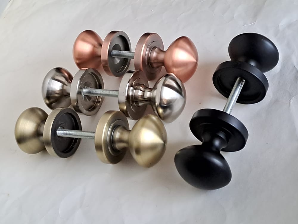 Ручки-стяжки  цельнолитые дверные круглые d 51мм Любой цвет