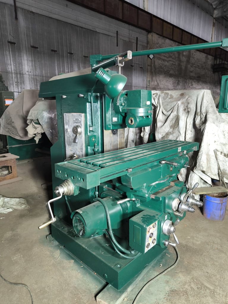 Станок FWD-32 универсально – фрезерный , продам