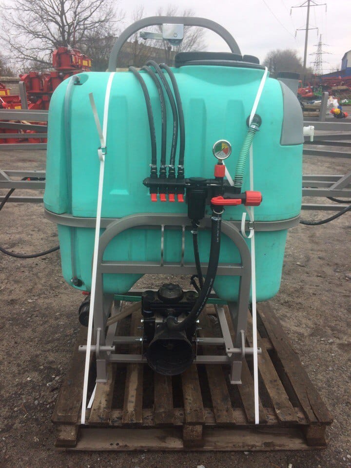 Опрыскиватель навесной усиленный OGR 400 литров 12м (Россия)