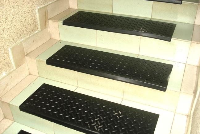 Резиновая накладная ступень