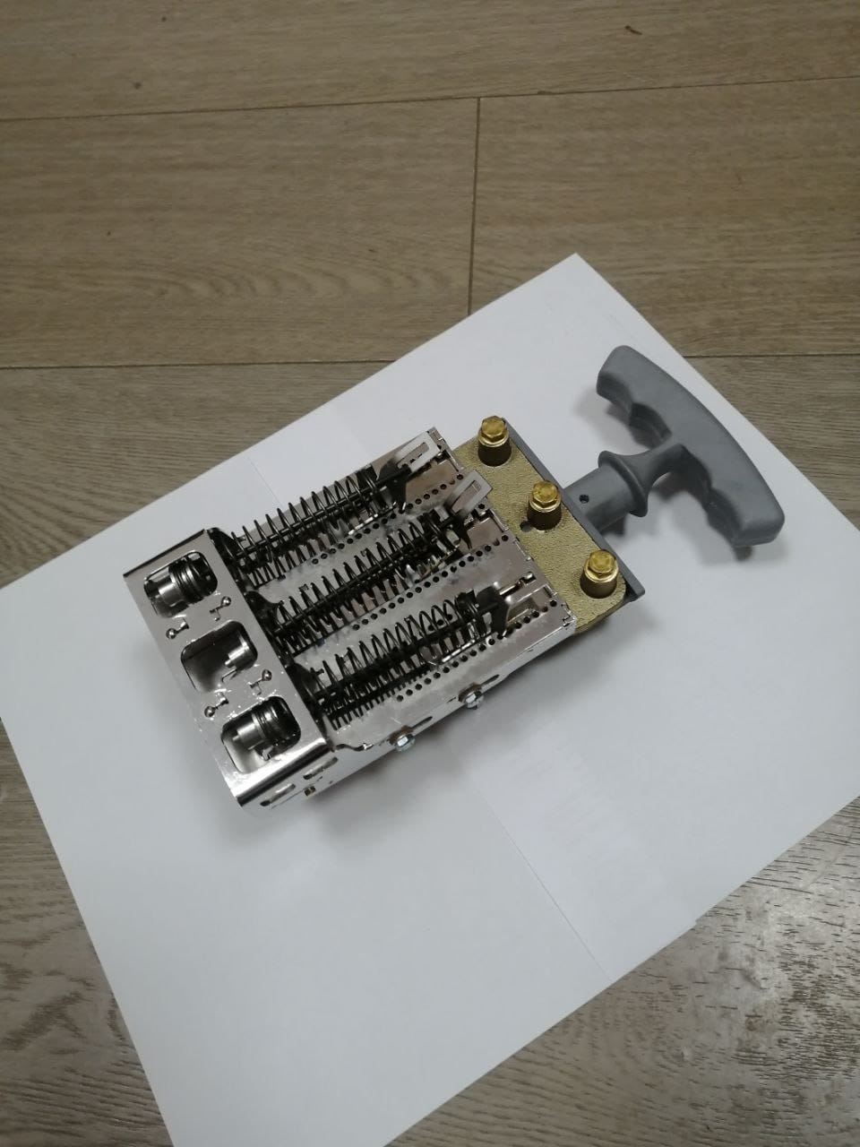 Съёмный блок в сборе на 3 щётки типоразмера 20х32х64