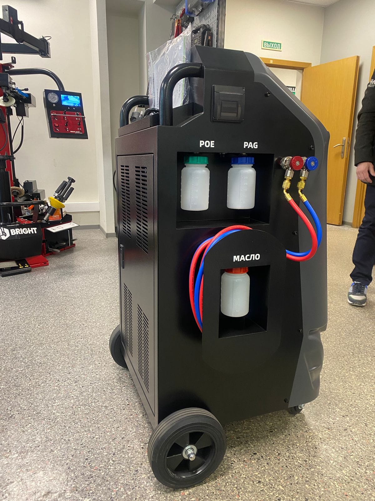 Установка для обслуживания автомобильный кондиционеров Eqtree™ AC 575Pro — фото 2