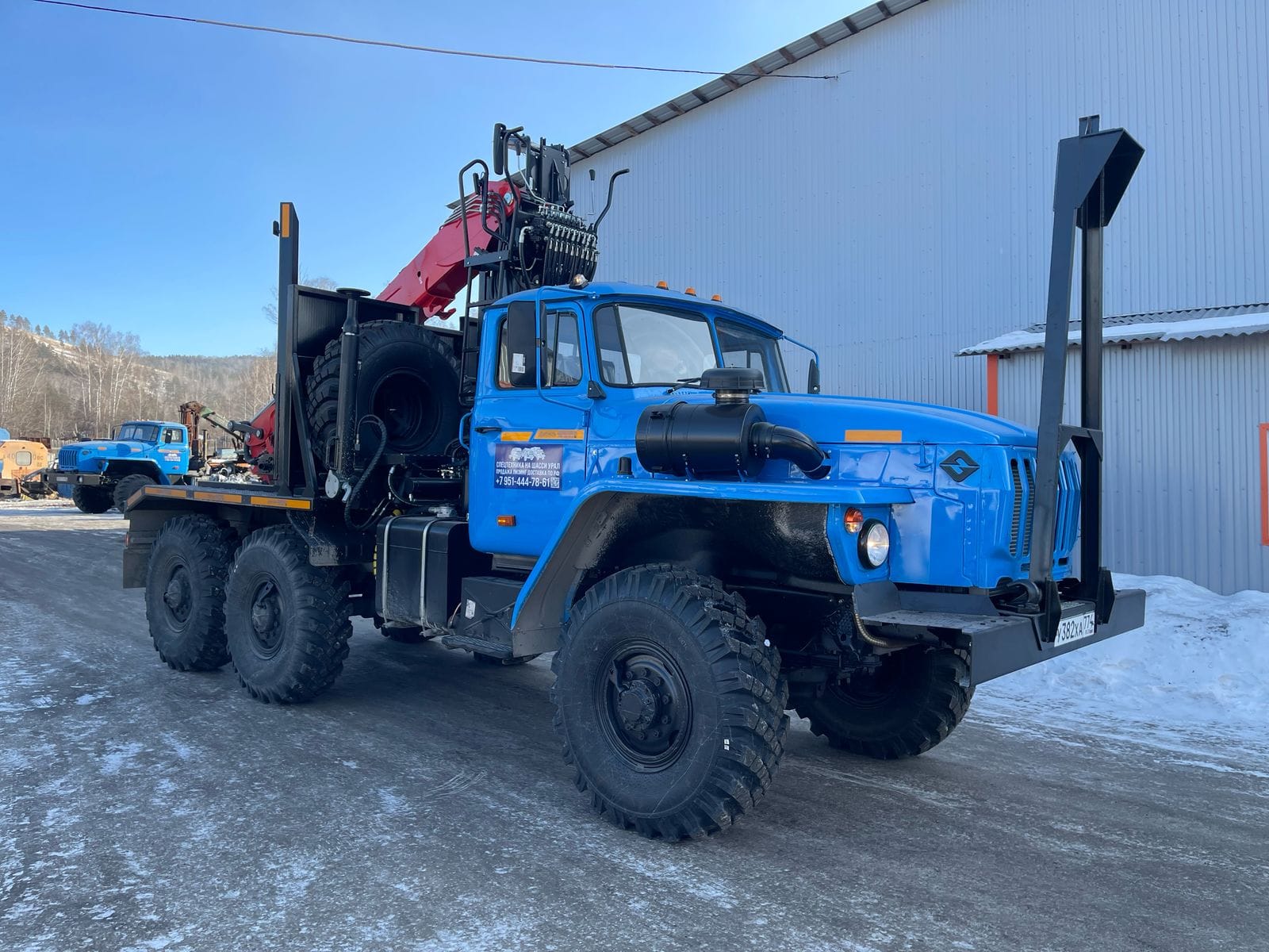 Лесовозный тягач Урал 2006 г.  в.  капремонт 2025 г.  с прицепом