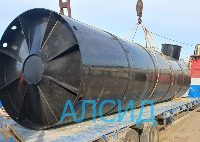 Полиэтиленовая емкость на 8000 литров.