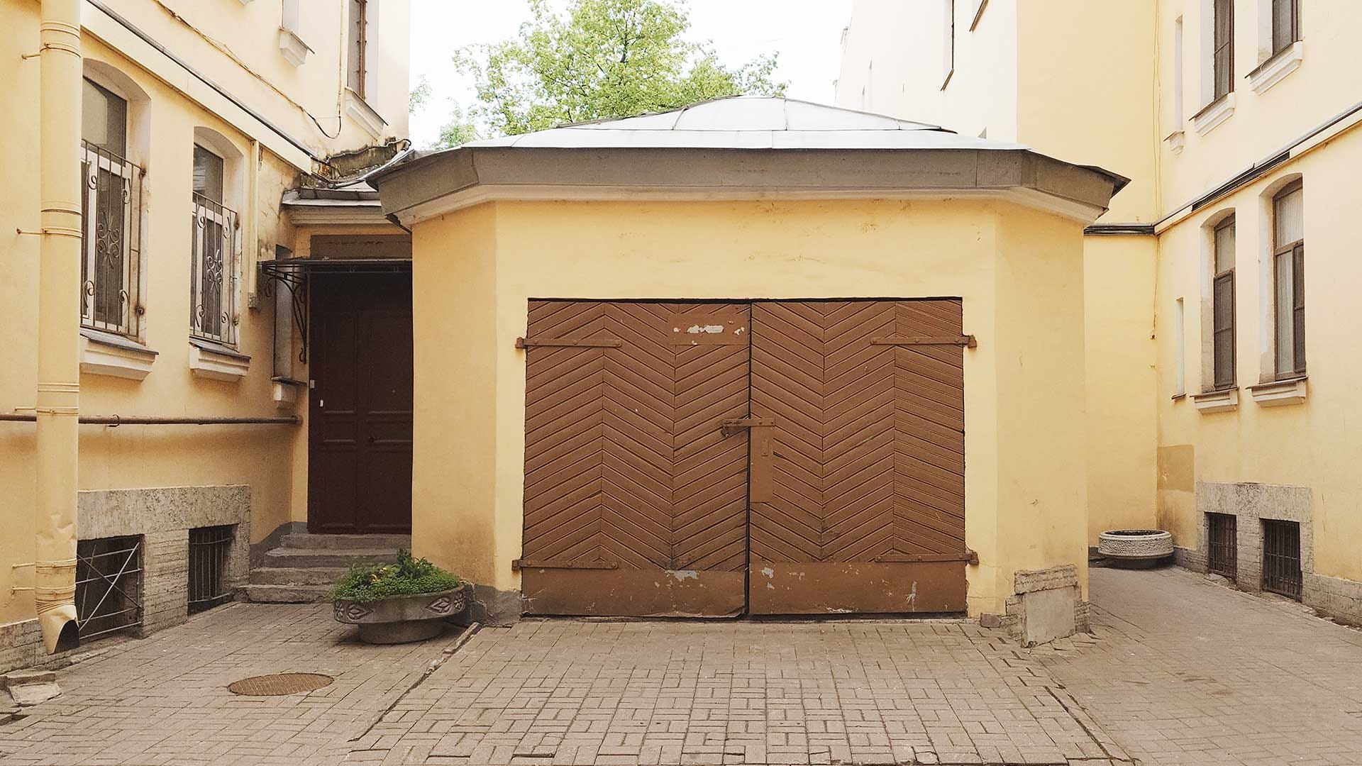 Сдам в субаренду теплый капитальный гараж 25 кв.м на Невском проспекте