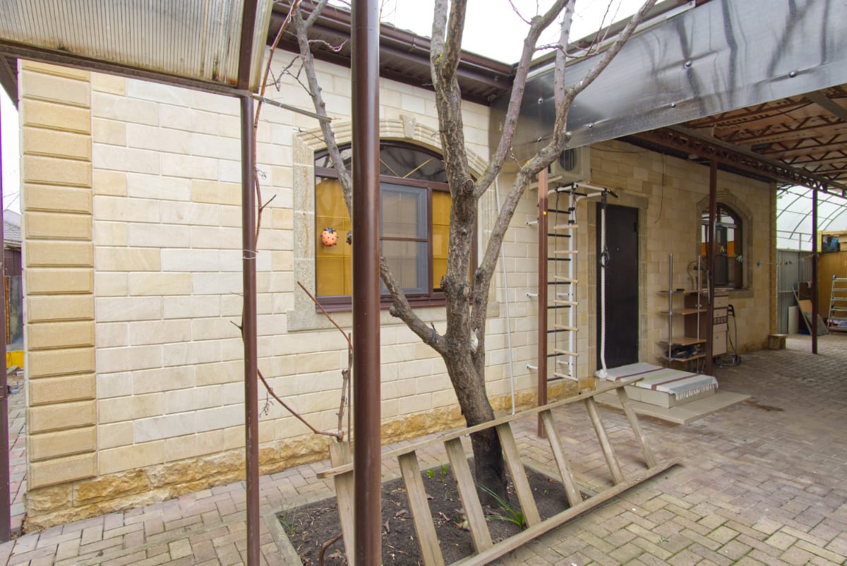 Просторный дом с четырьмя комнатами в развитом районе Краснодара — фото 6