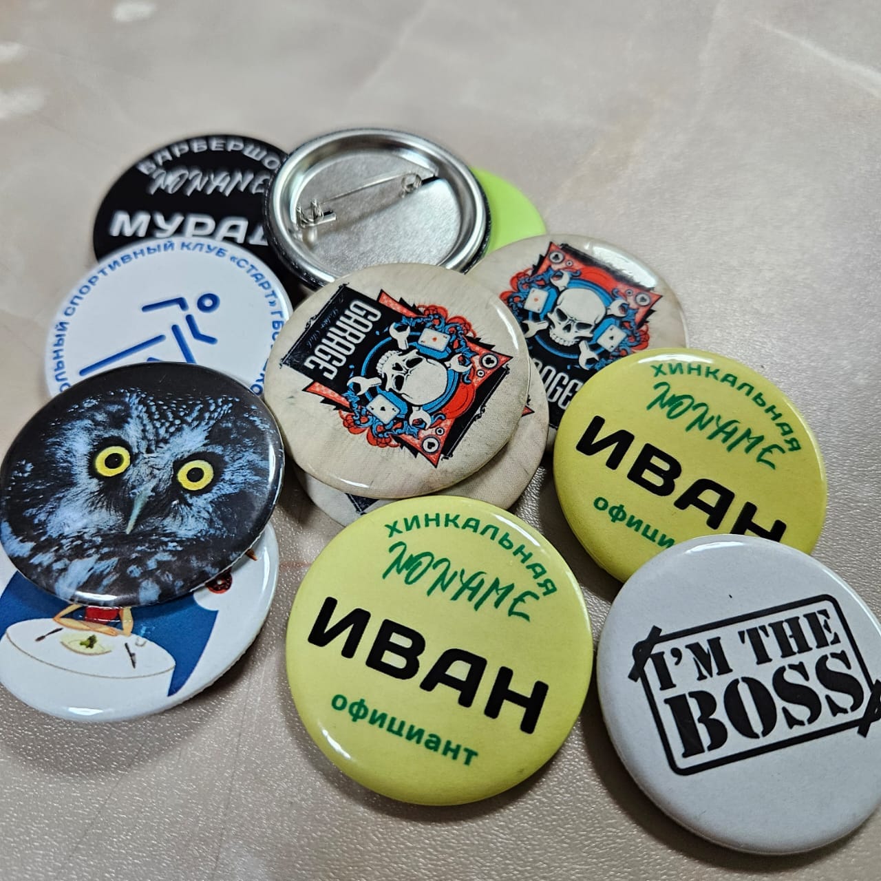 Рекламные конструкции ☎ ЮВАО +7 (495) 505-47-43, +7 (919) 102-00-24 : Стенды. Вывески. Указатели. Баннеры. Наклейки. Таблички. Щтендеры. УФ печать на любых материалах. Печать на одежде — фото 5