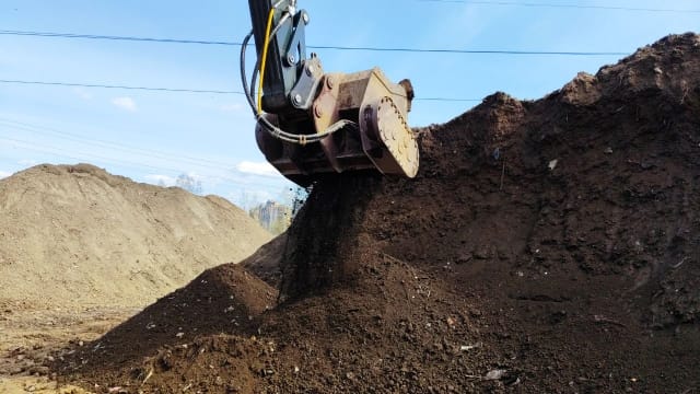 Просеивающий ковш для экскаватора