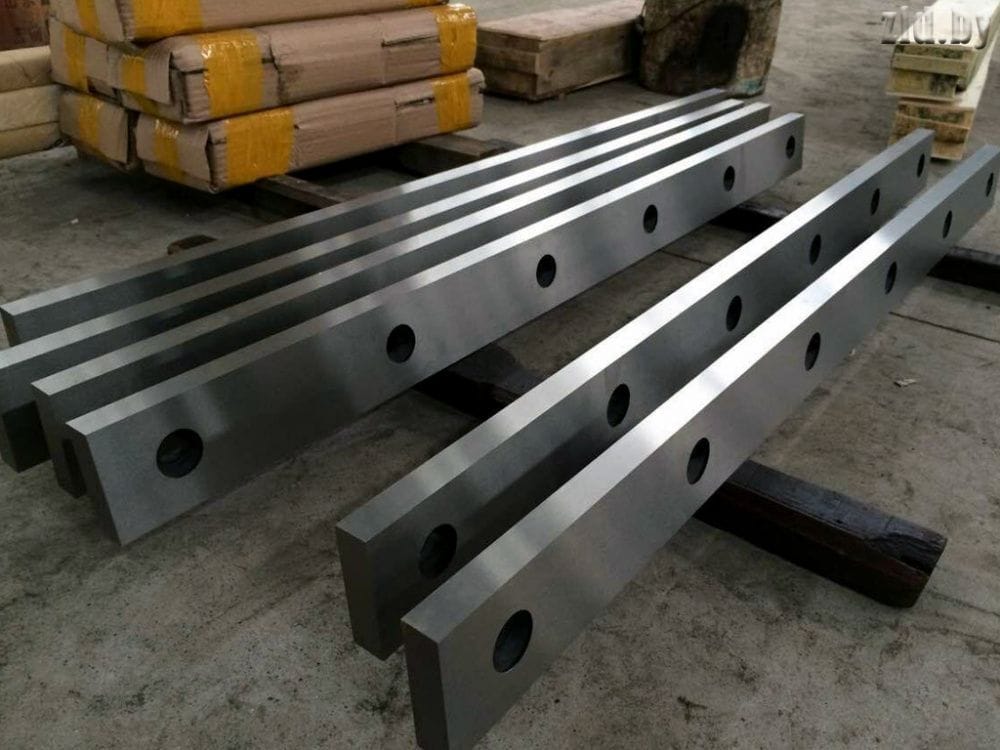 В наличии ножи гильотинные 520 75 25, 540 60 16, 550 60 16, 550 60 20, 570 75 27, 625 60 25.