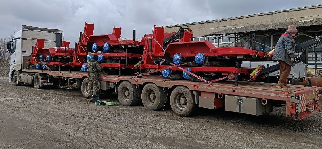 Прицеп для перевозки минипогрузчиков и спецтехники — фото 6