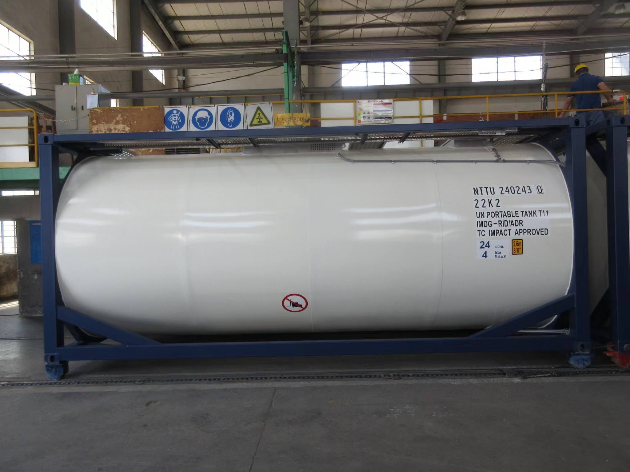 Танк-контейнер тип Т11 объём 24м3 для перевозки кислоты, новый.