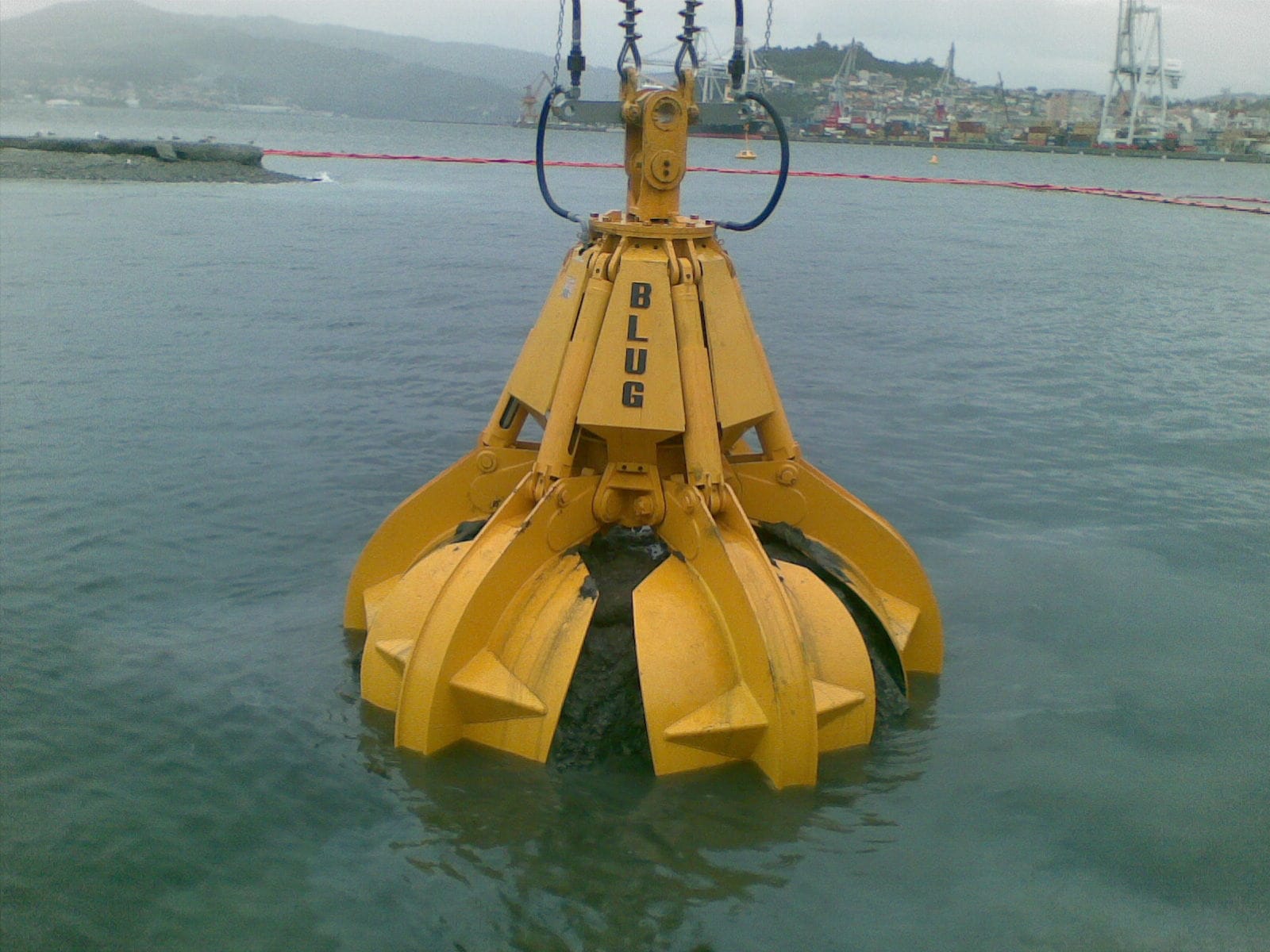 Грейфер для подводных работ.